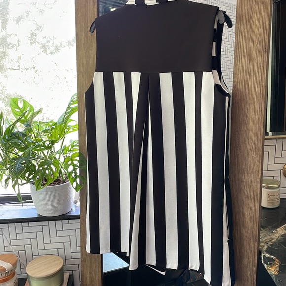 One Teaspoon Black and White Referee Striped Vest - Picture 8 of 10